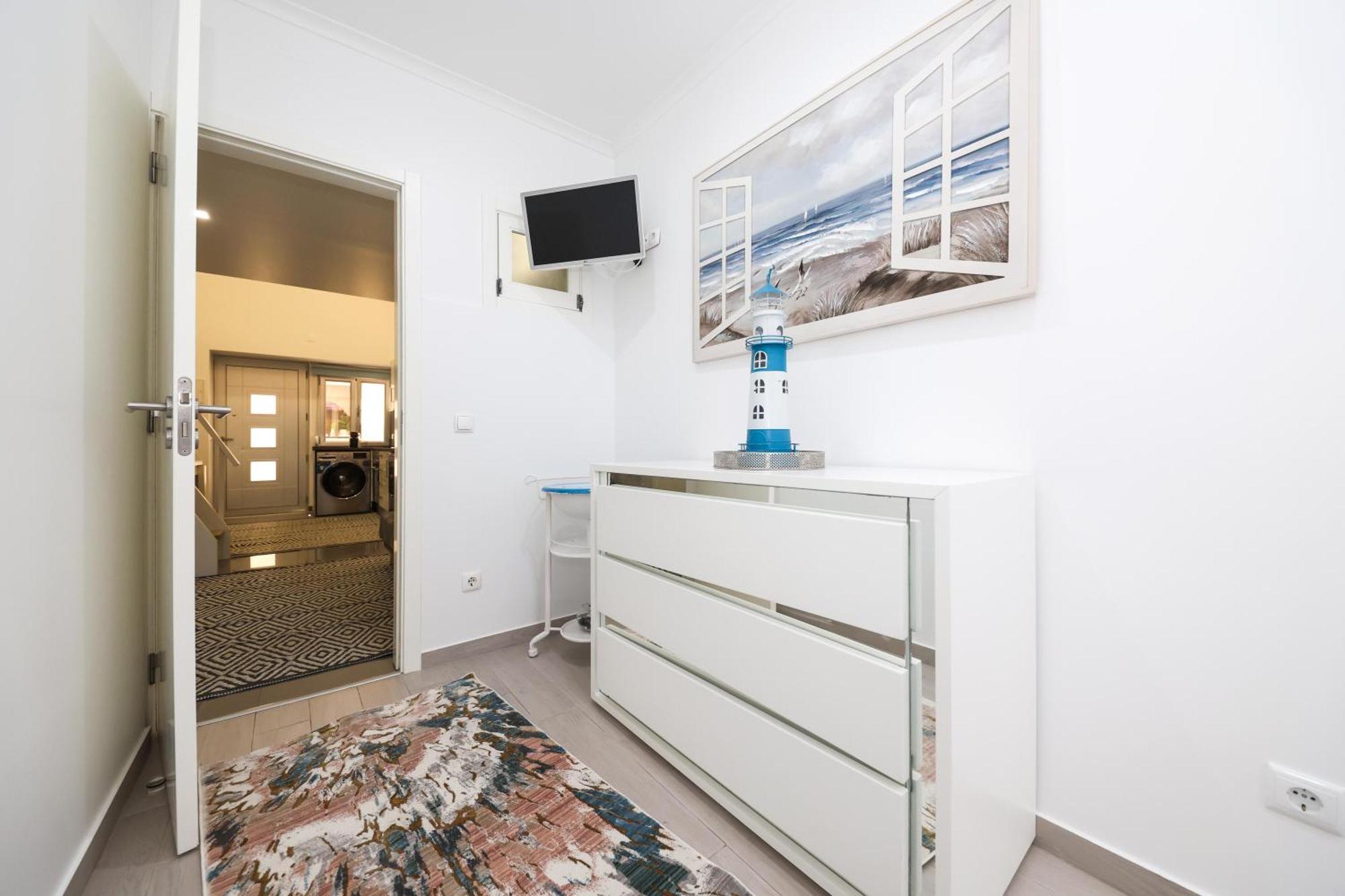 Dina Beach House Nazaré Buitenkant foto